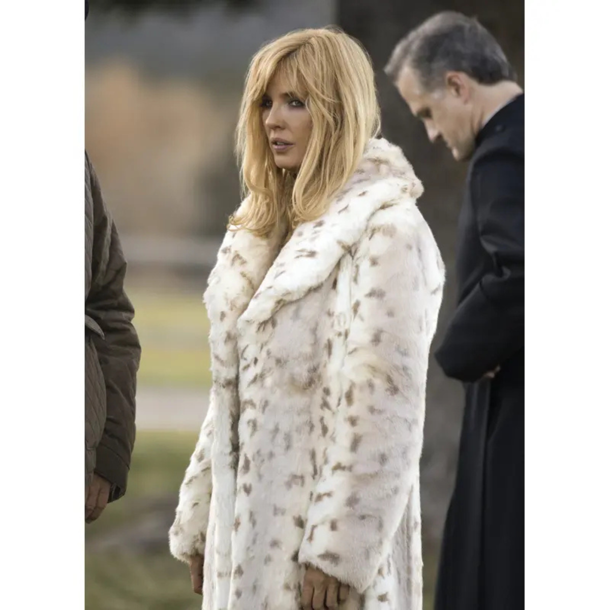 beth-dutton-yellowstone-snow-lynx-coat Beth Dutton Yellowstone Snow Lynx Coat - Image 1
