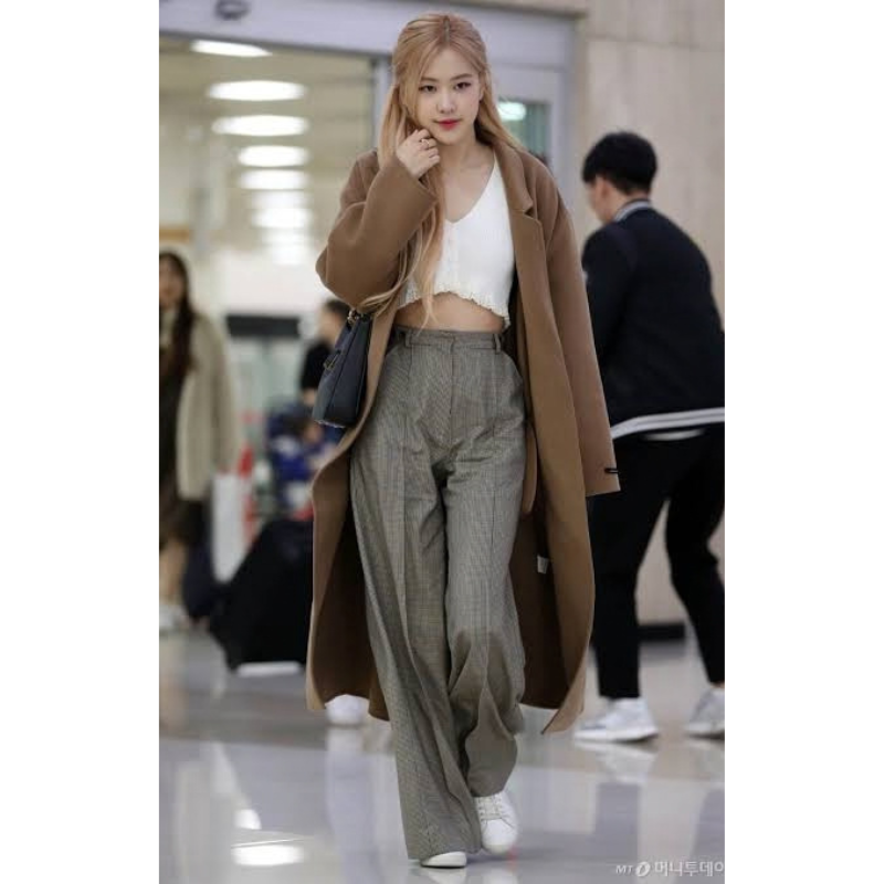 Blackpink-RoseAirport-Brown-Wool-Coat Blackpink Rose Oversized Long Coat - Image 1
