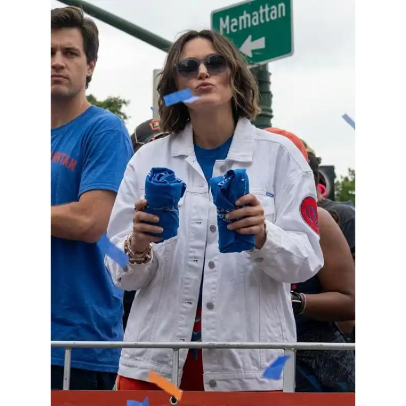 New-York-Knicks-Parade-2026-Mariska-Hargitay-White-Jacket New York Knicks Parade 2026 Mariska Hargitay White Jacket - Image 1