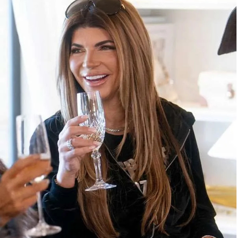 Real-Housewives-Ultimate-Girls-Trip-S05-Teresa-Giudice-Velvet-Black-Bomber-Jacket Real Housewives Ultimate Girls Trip S05 Teresa Giudice Black Jacket - Image 1