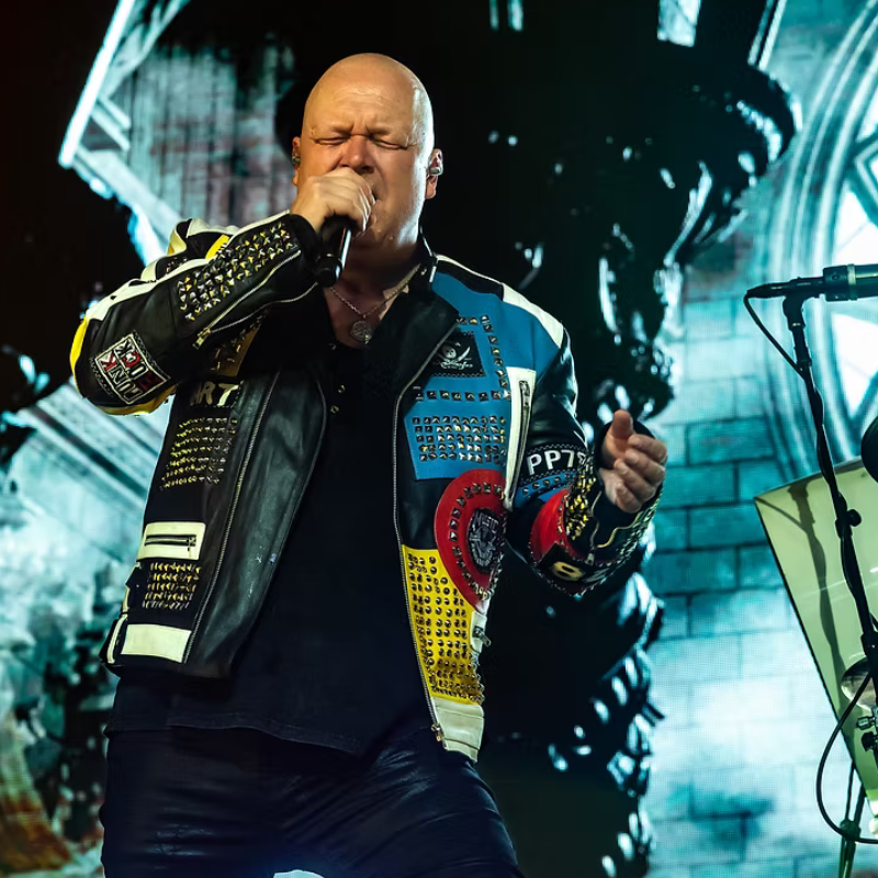 michael-kiske-german-power-metal-halloween-leather-jacket Michael Kiske German Power Metal Halloween Leather Jacket performance view