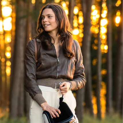 Brown leather jacket with zipper and ribbed cuffs